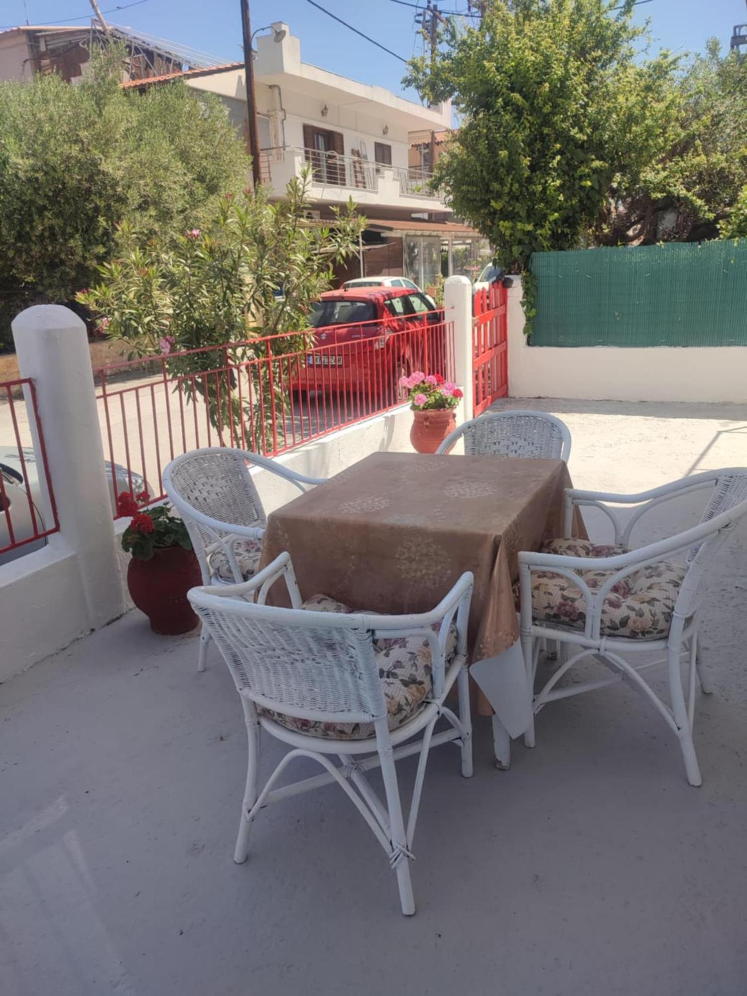 Beautiful Apartment Anais Near The Sea Agia Triada  Eksteriør billede